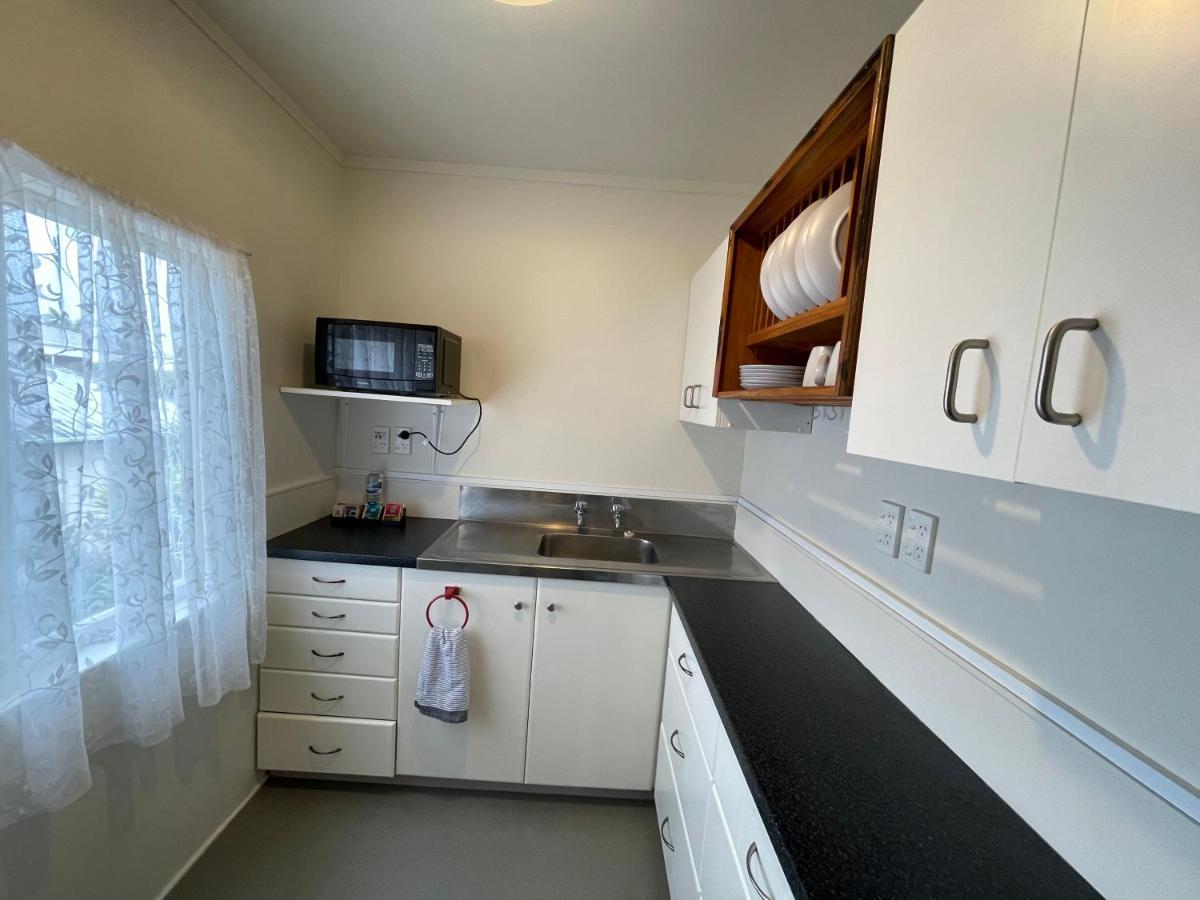 Summer Inn Motel Orewa Exterior photo