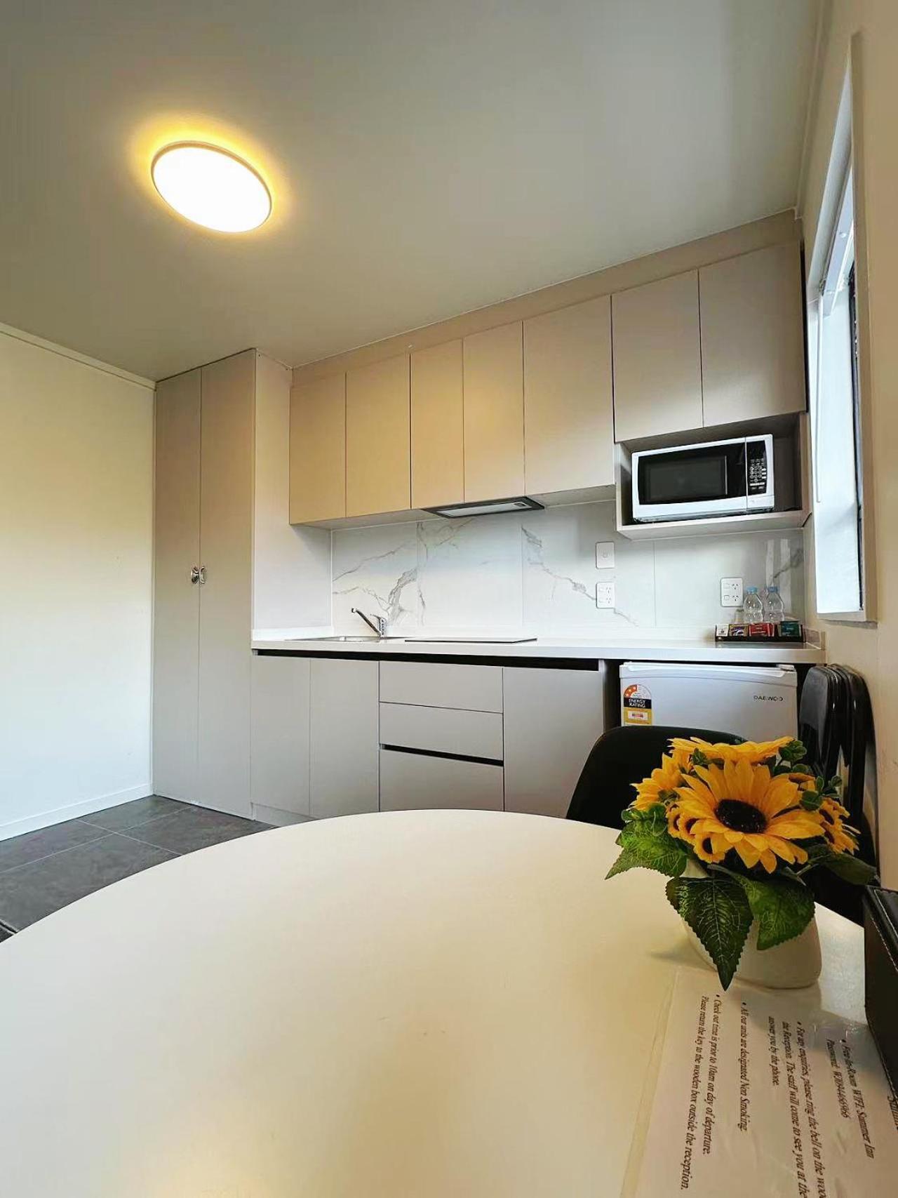 Summer Inn Motel Orewa Exterior photo