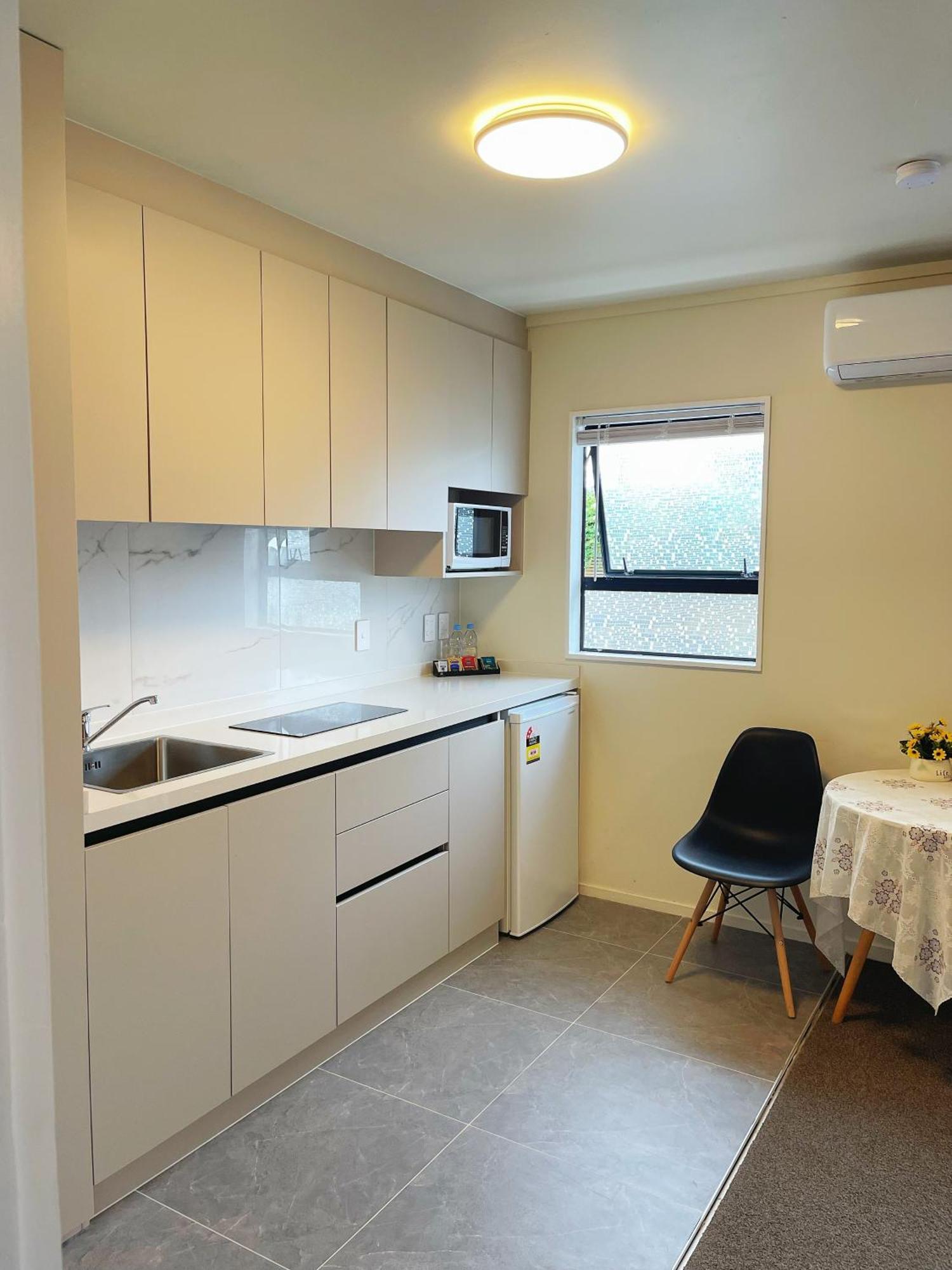 Summer Inn Motel Orewa Exterior photo