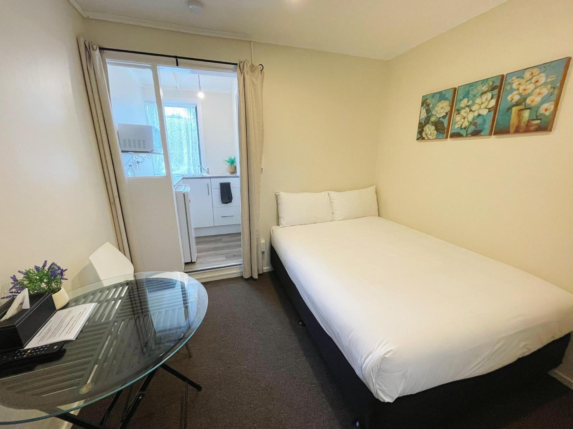Summer Inn Motel Orewa Exterior photo